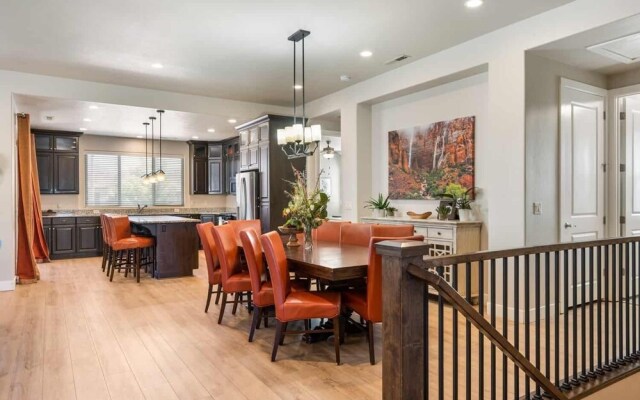 Hidden Treasure #15 6 Bedroom Home