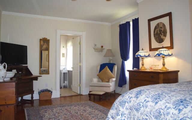 The Pawling House Bed & Breakfast