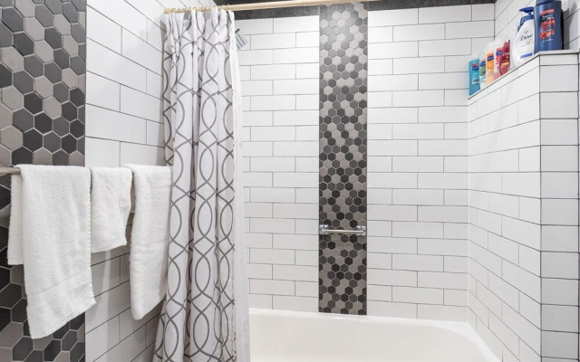 Emmanuel Luxury Living