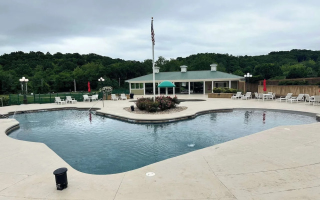 Birdie's Bliss 2BR Condo Sleeps 6!