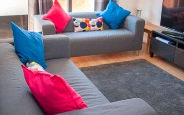 Cosy Holiday Home in Gloucester Near Museum and Cathedral