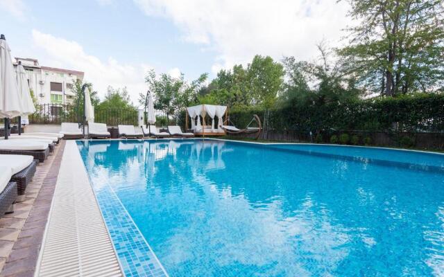 Green Paradise Deluxe Apartments