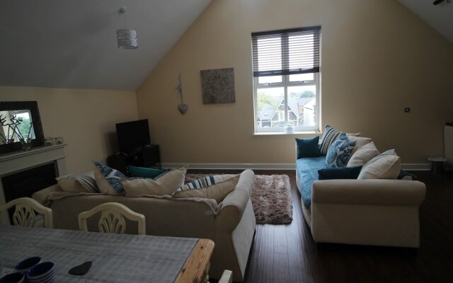 Ashgrove Court Penthouse's by Cardiff Holiday Homes