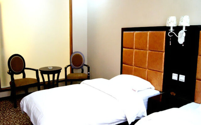 Kunming Tong Yi Business Hotel