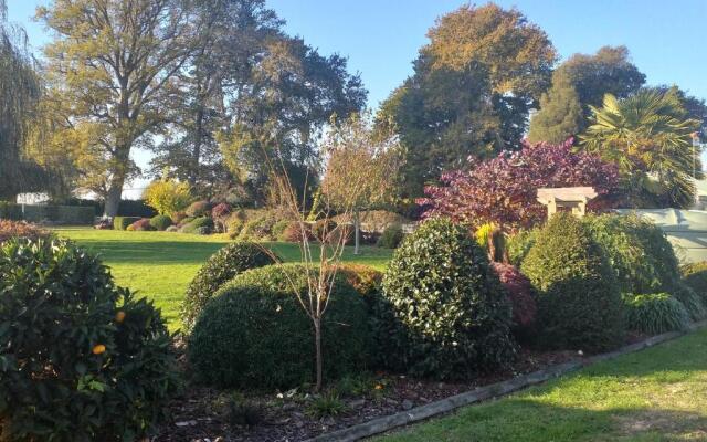 The Pool House, Romantic Country, King Bed