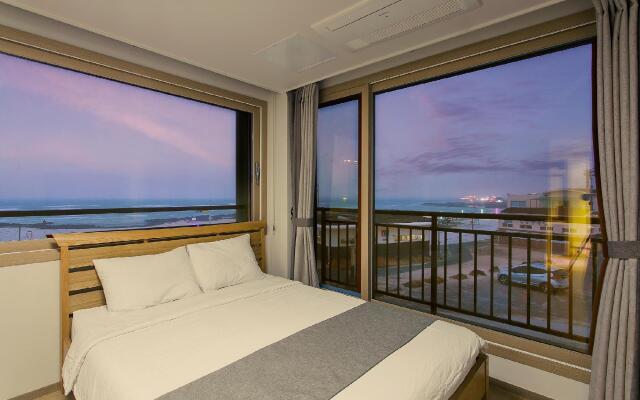 Jeju Kwakjigillgaon Pension