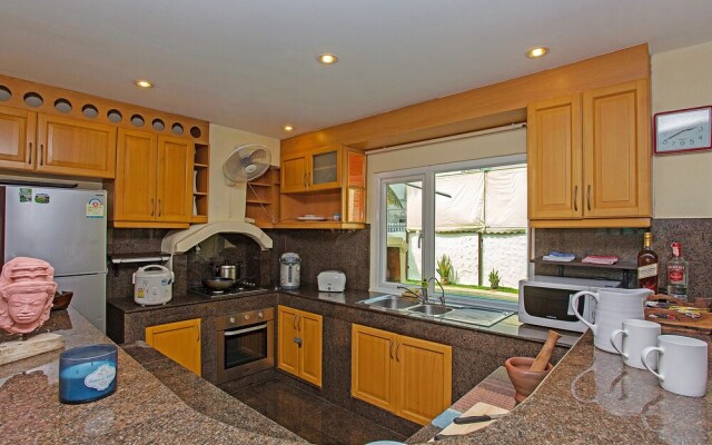 Nai Mueang Far Villa with 4 bedroom