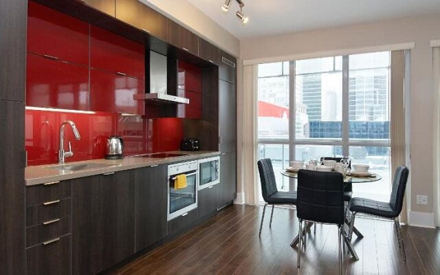 Whitehall Suites - Front Street West