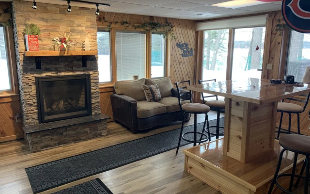 East Bay Hideaway - 4 Br Home