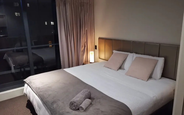 Auckland CBD Modern 2 Bedroom Apartment