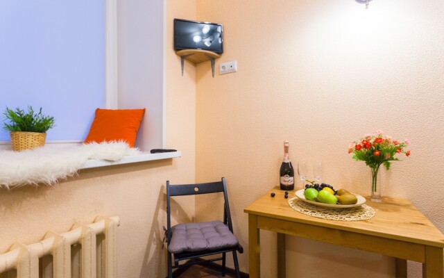 Guests Love California on Chernyakhovskogo