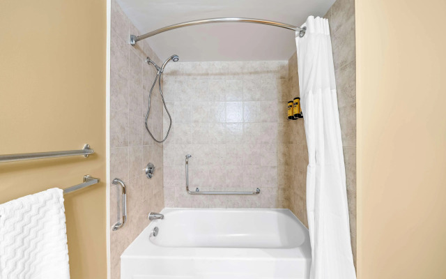 Best Western Plus Mariposa Inn & Conference Centre