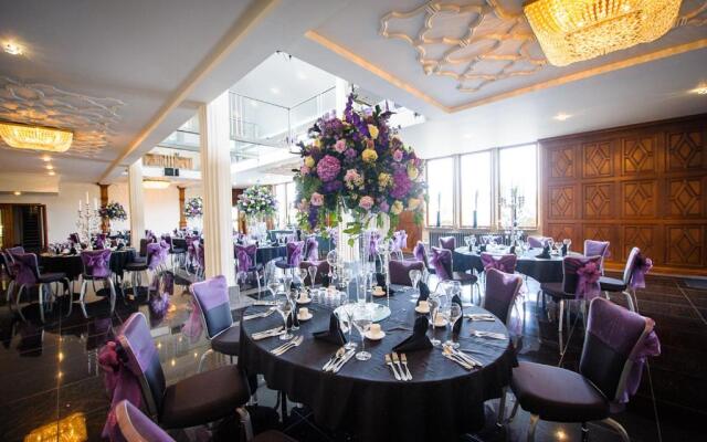The Saddleworth Hotel