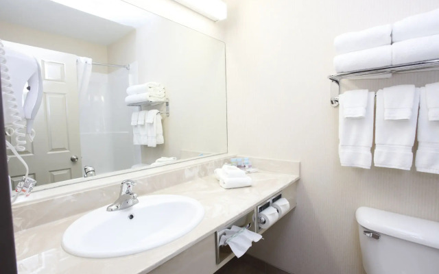 Vegreville Suites