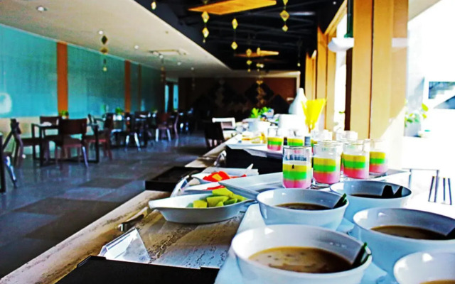 Front One Akshaya Hotel Karawang