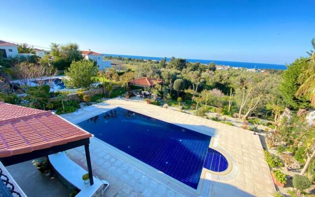 4 Bedroom Deluxe Villa with Mountain and Sea View