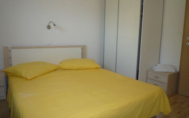 Kate - 20m From the Beach - A2