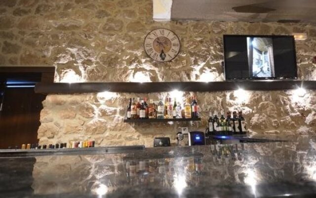 Polys Guest House