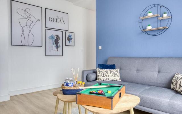 Bee Home Metro 7 + RER C + Easy Check-in + Parking