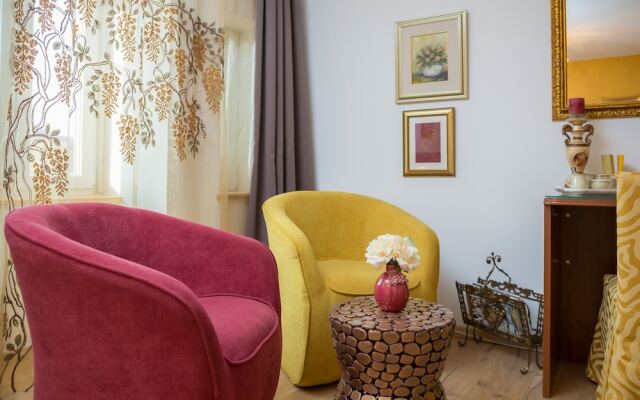Romantic Luxury Rooms