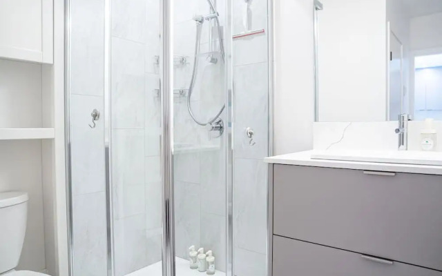 Wildflower Retreat-Revelstoke Vacations