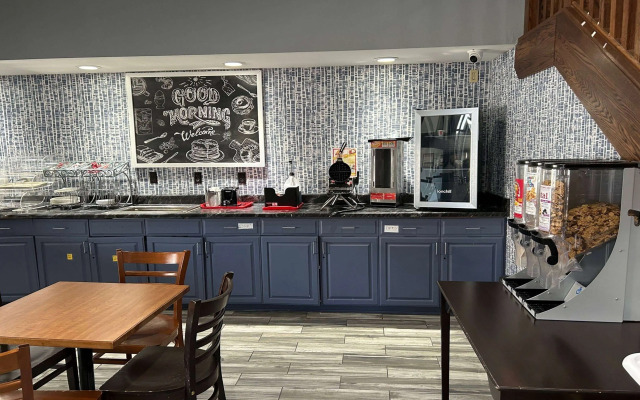 AmericInn by Wyndham Ottumwa