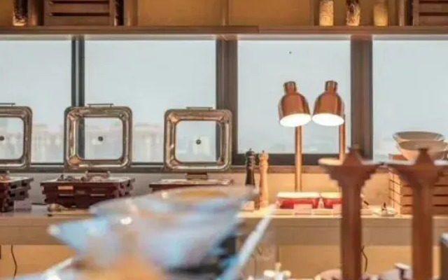 Jiaxing Haiyan Xiaoyu Business Hotel
