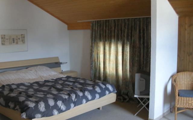 Cozy Apartment in Sarn near Forest