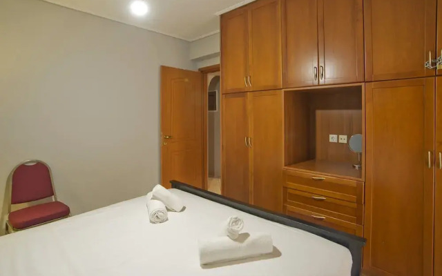Seaside Apartment in Piraeus