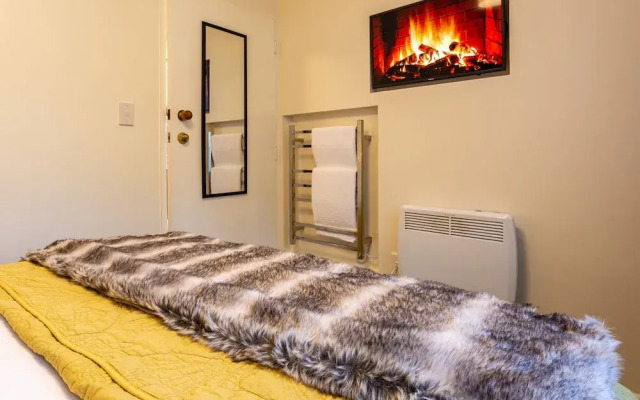 Alpine Gold With Incredible Lake Views SPA