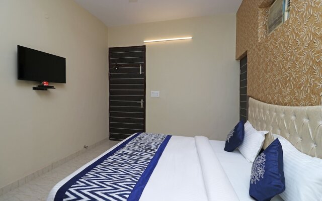 Hotel Clouds 21 By OYO Rooms