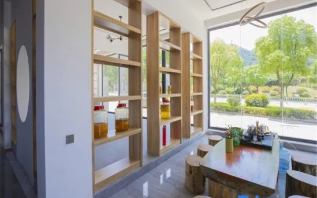 No. 3 Yisu Zhenpin Inn (Dongjianghu Scenic Area Store)