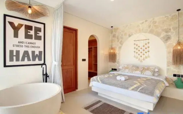 Ulu Luxury Loft 1BR with Romantic Bathtub near Melasti Beach