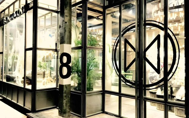 M Boutique Station 18