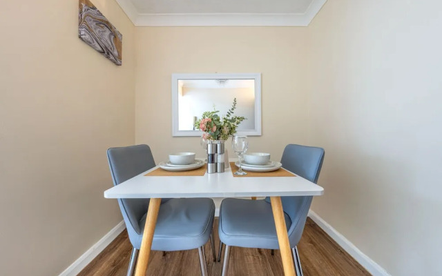 Staines Studio Apartment - Heathrow