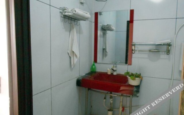 Zhangqiu Yingping Hotel