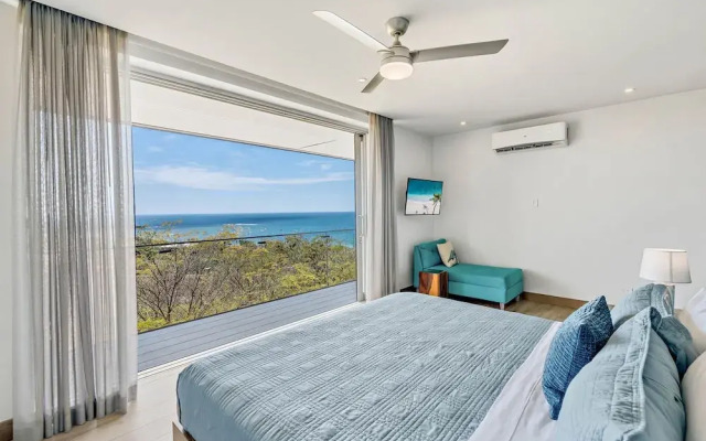Luxury Villa: Hot Tub: Ocean Views: Fully Staffed
