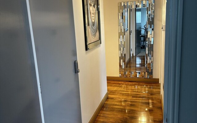 Luxurious two Bedrooms Apartment Slough