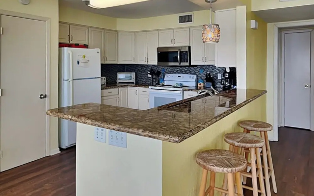Whispering Sands Beachfront by Ryson Vacation Rentals
