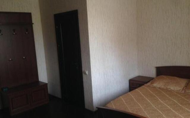 Guest house on Fadeyeva 184