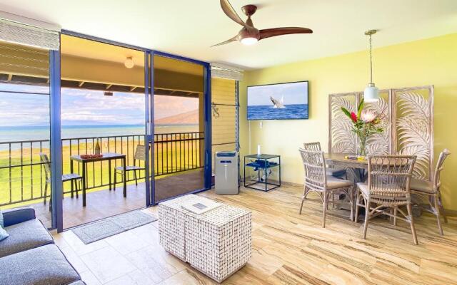 Waiohuli Beach Hale D227 - Aloha La'i - Oceanfront/1b1b/Wifi/AC/Cable/Pool/Extras