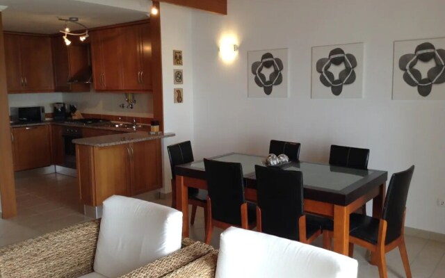 Moradia Perto da Praia da Arrifana, by Izibookings