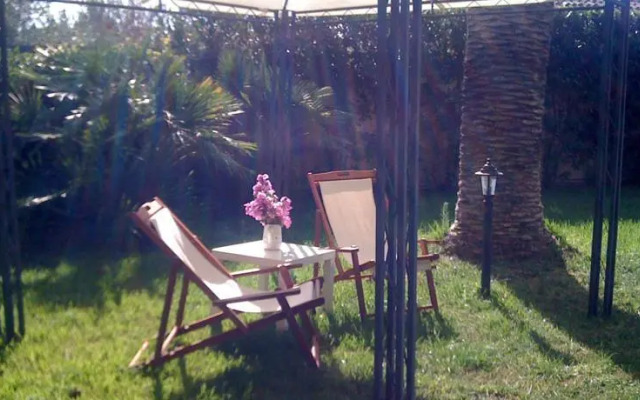 Beaches and blue sea to Syracuse