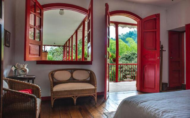 Hacienda Venecia Main House & Coffee Lodge