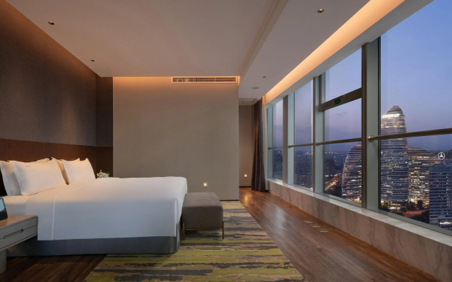 Holiday Inn Beijing Focus Square by IHG