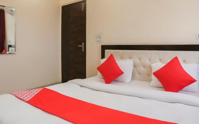 OYO 69889 Hotel Premium