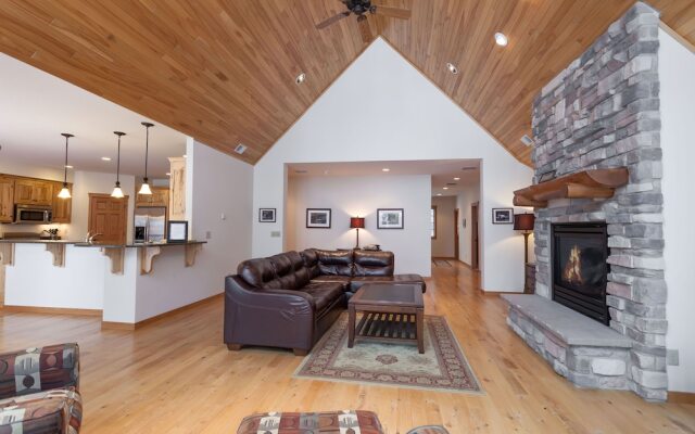 Copperwood #17 - 3 Br Condo