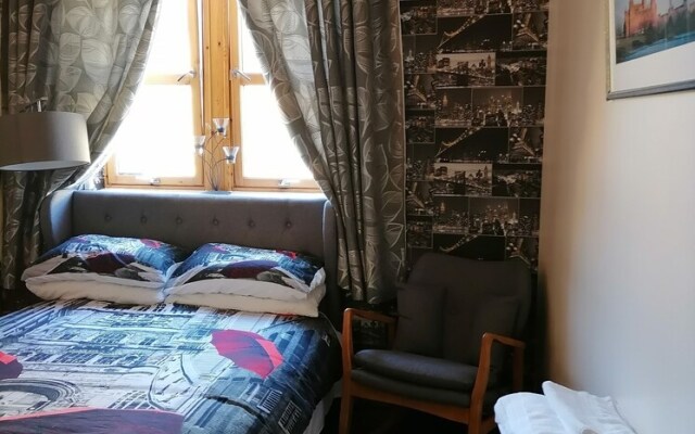 Central Glasgow Apartment - Sleeps 2 & Kitchen