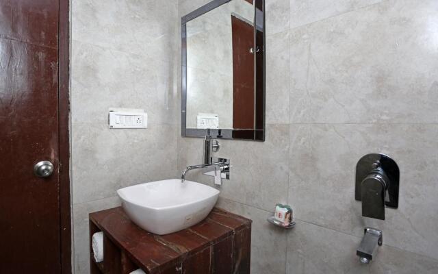 OYO 899 Dwaper Hotel