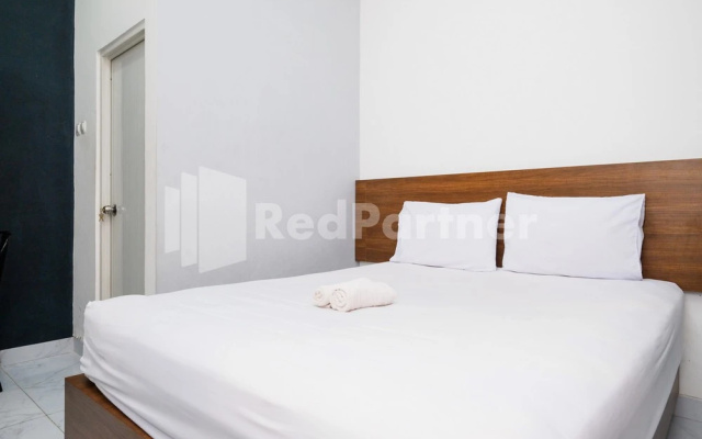 Tentram Guesthouse near Amikom Mitra RedDoorz – Guest Rooms – Sleman